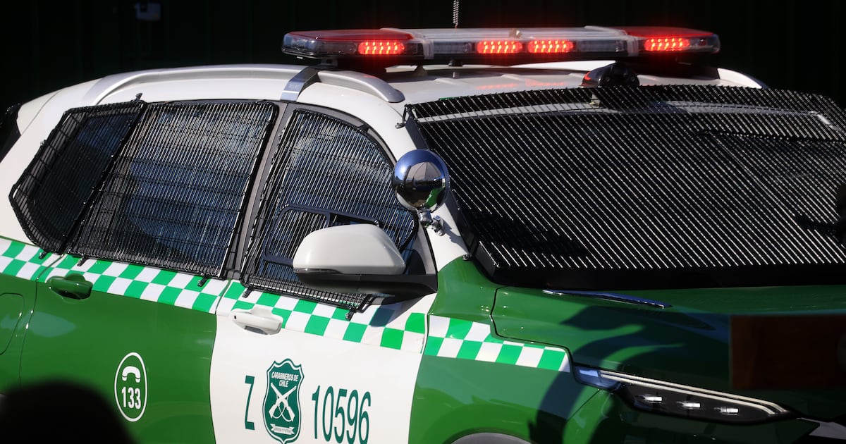 Detienen a menor de edad que ingresó con arma de fuego a colegio en Curicó