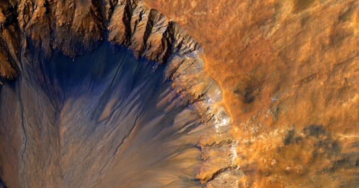 nasa comparte nuevas imágenes de marte con el orbitador de reconocimiento tras 20 años de misión