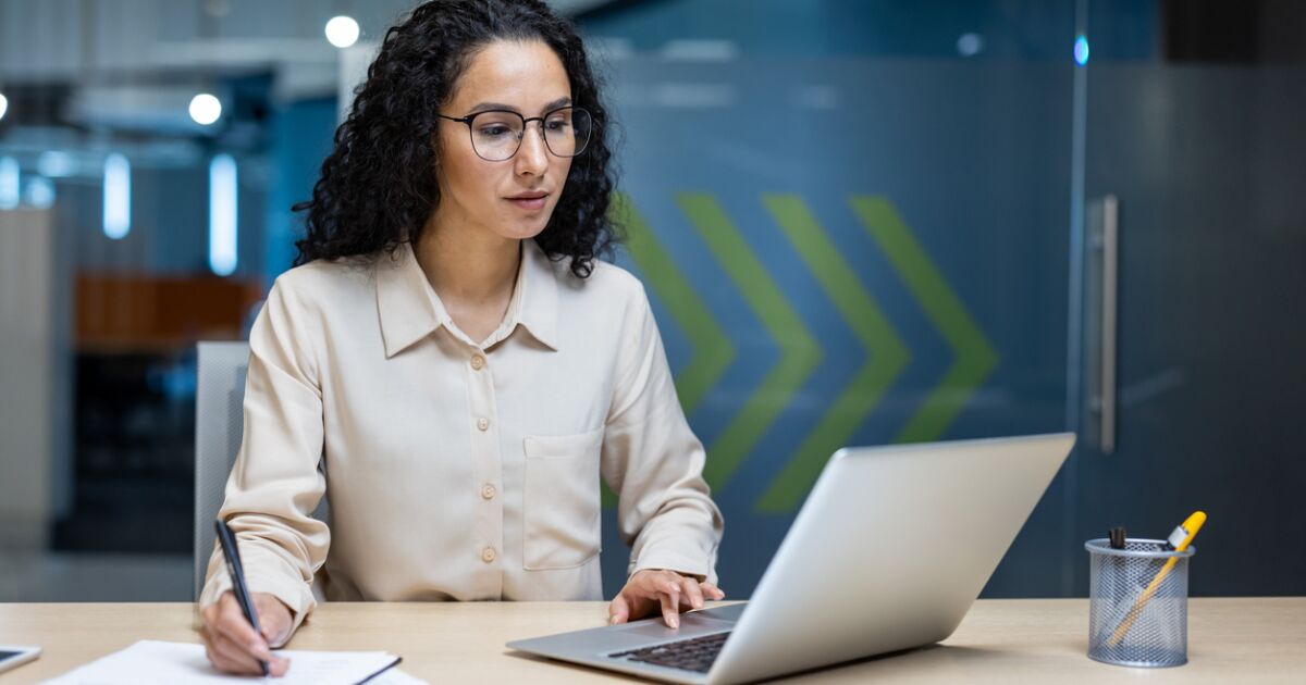 Contadores independientes cobran entre 500 y 3000 pesos por declaración anual del SAT