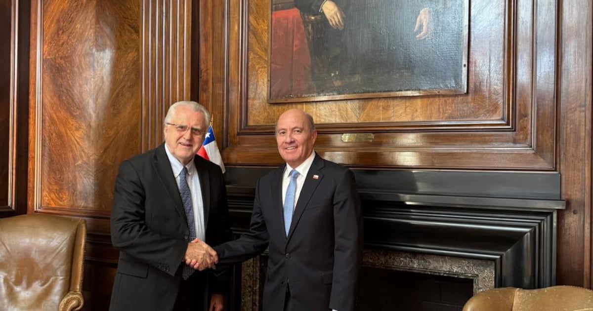 Quiroz y Pacheco dialogan sobre el futuro de Codelco antes de la junta de accionistas