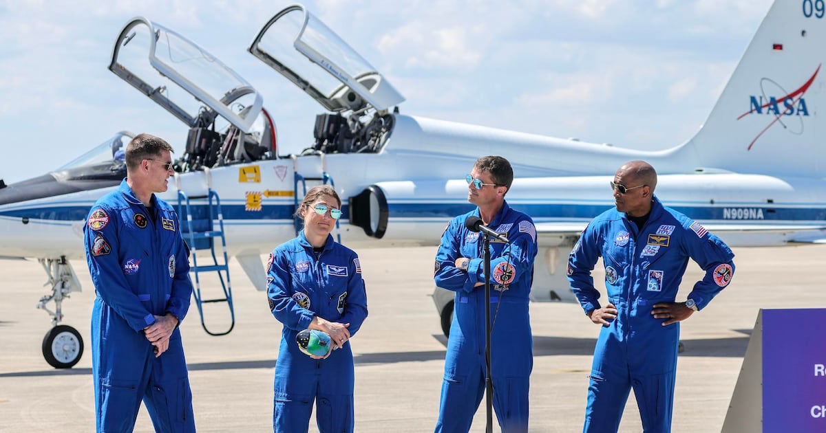 NASA Announces Artemis II Crew Including First Woman and Canadian Astronaut for Lunar Mission