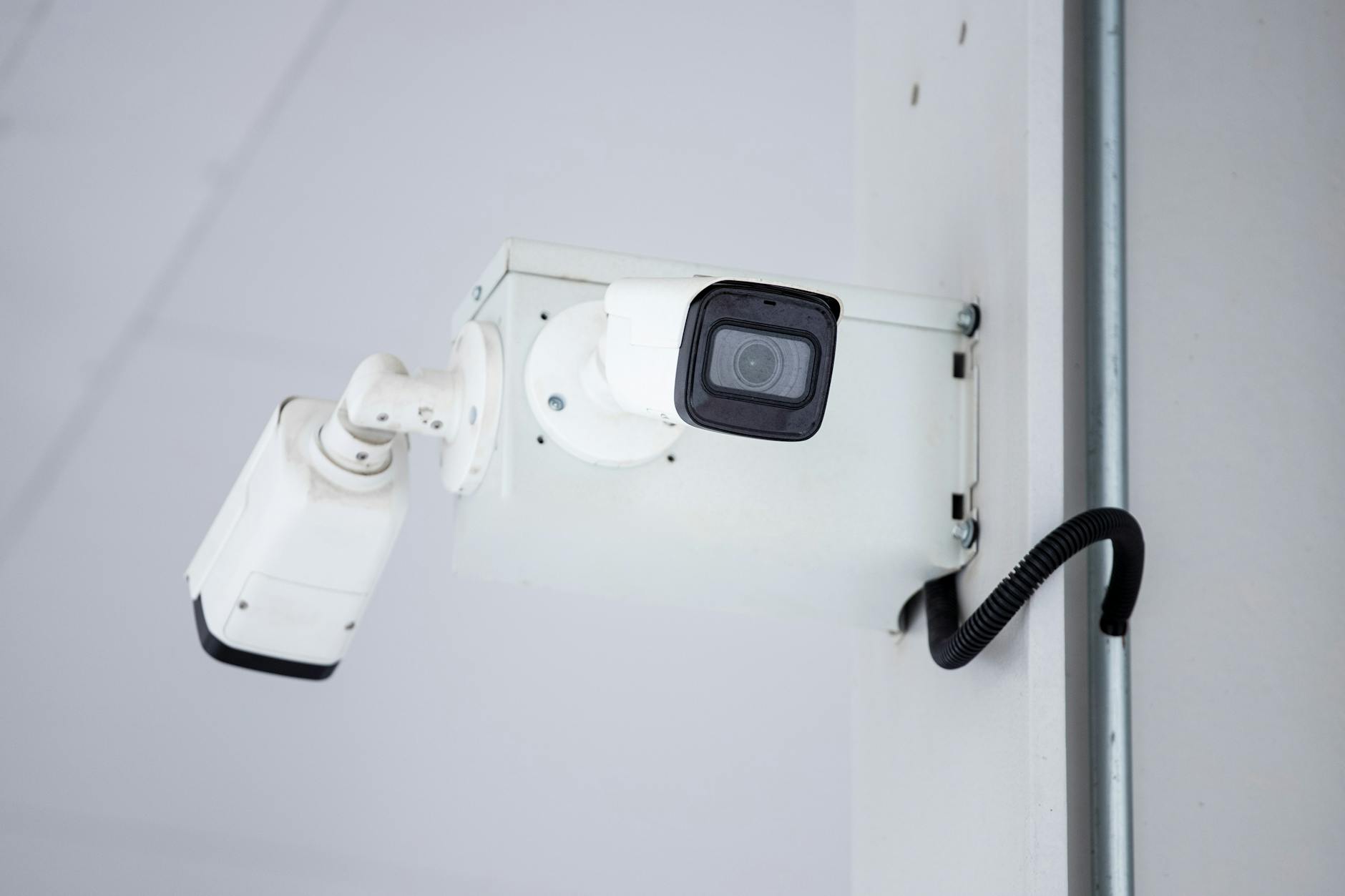 Chile Education Superintendency Updates School Security Rules for Cameras and Detectors
