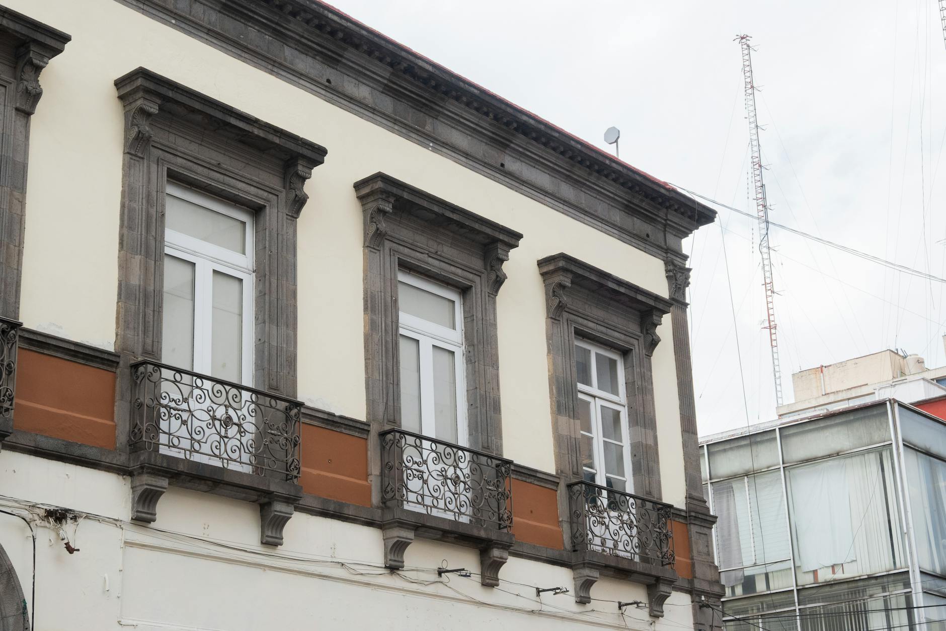 México busca poner un tope a las pensiones de alto nivel en el sector público