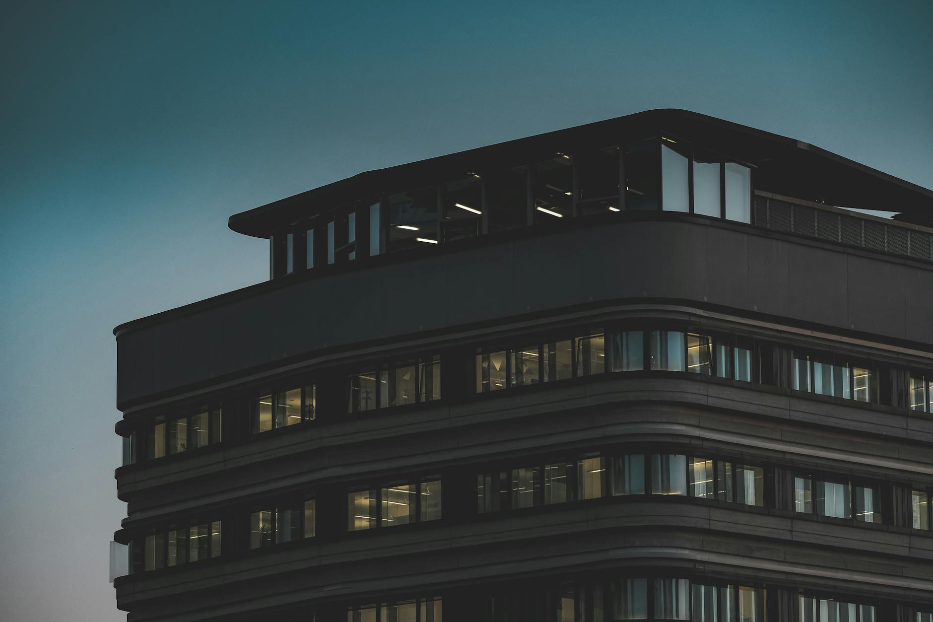 Grupo Televisa 亏损 85 亿比索，战略重心全面转向网络连接业务