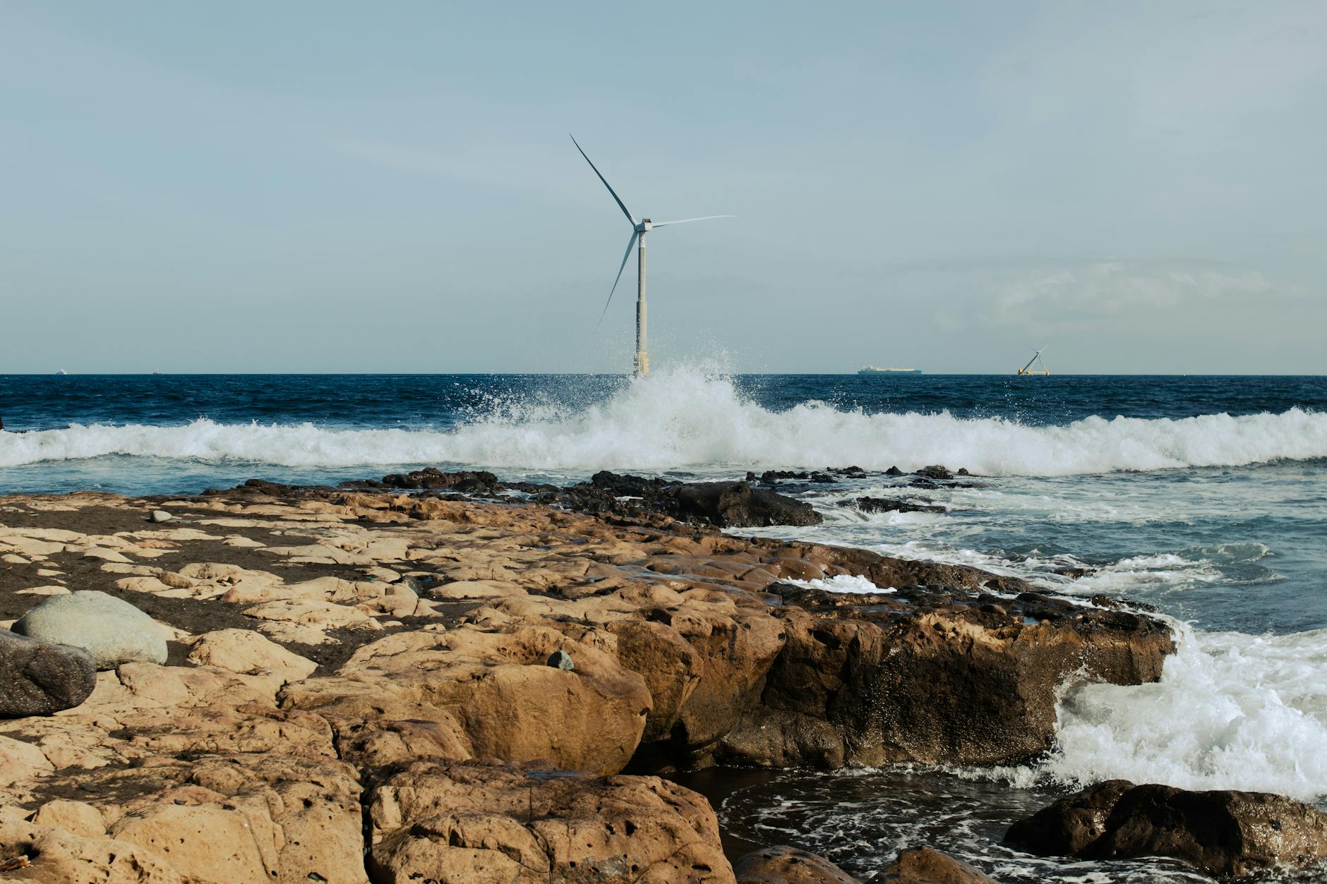 Osaka University researchers revive wave energy technology to reduce Japan’s oil reliance
