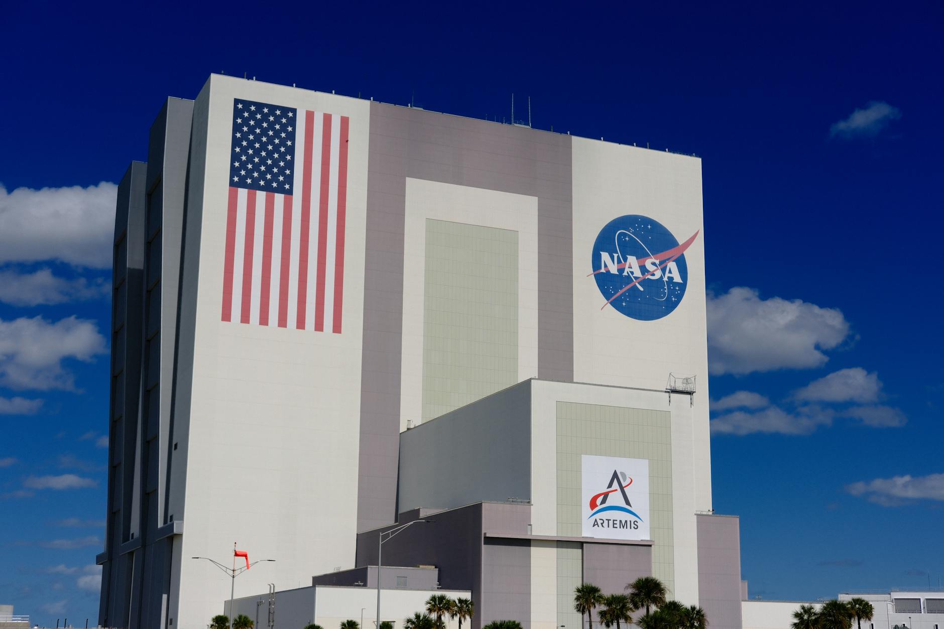 La radiación espacial: una amenaza letal para los astronautas de Artemis II