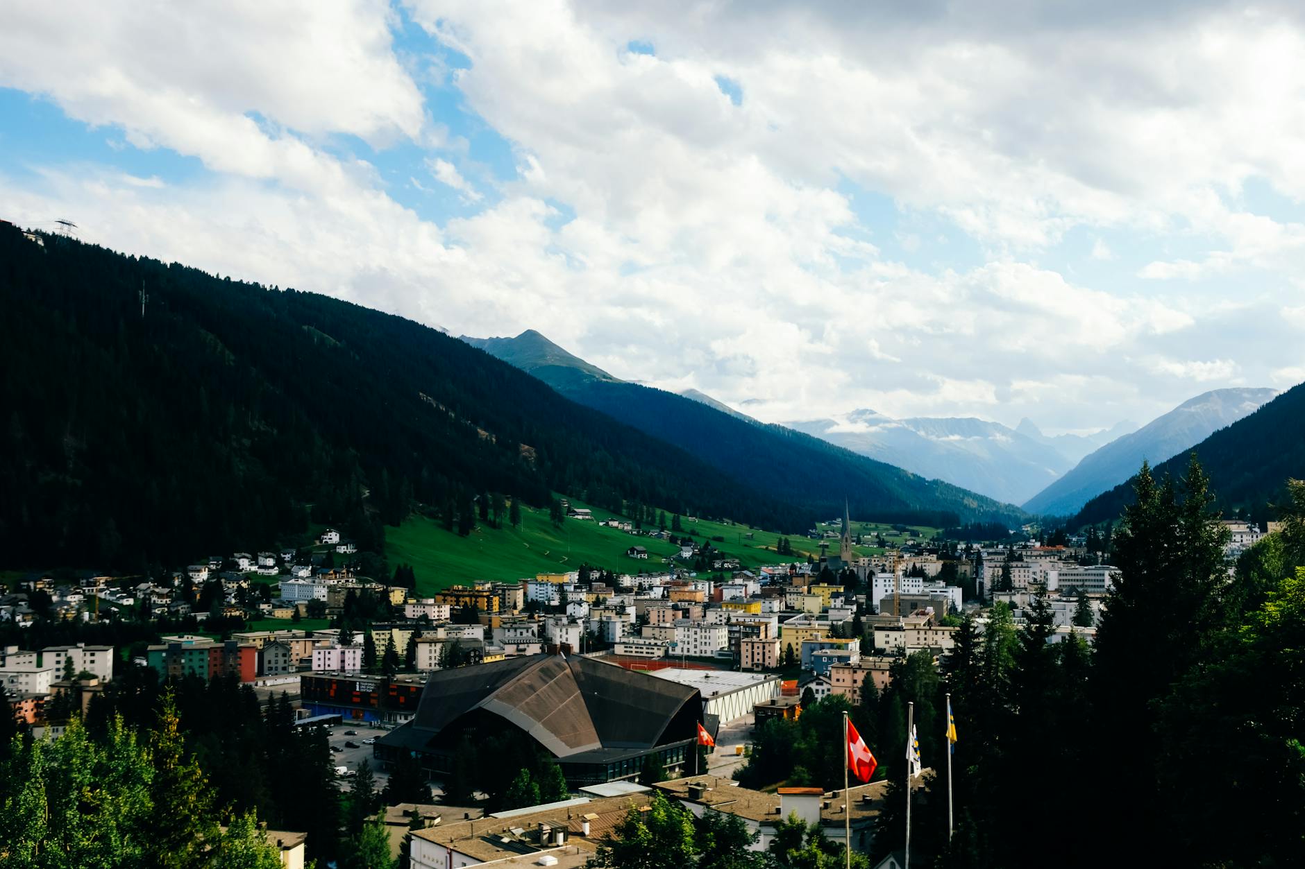 UN Agency Heads and Swiss Officials Meet in Davos to Rebuild Multilateralism