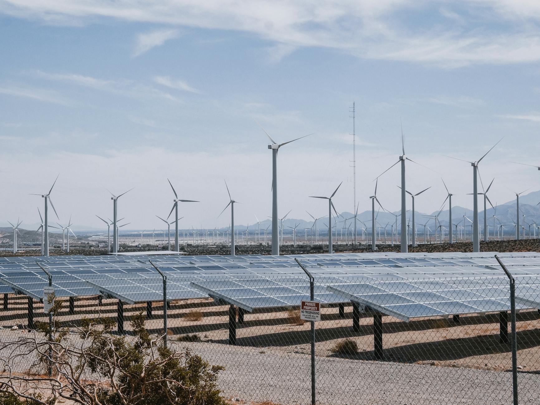 La guerra en Irán pone de manifiesto la vulnerabilidad de los combustibles fósiles y el potencial de las renovables