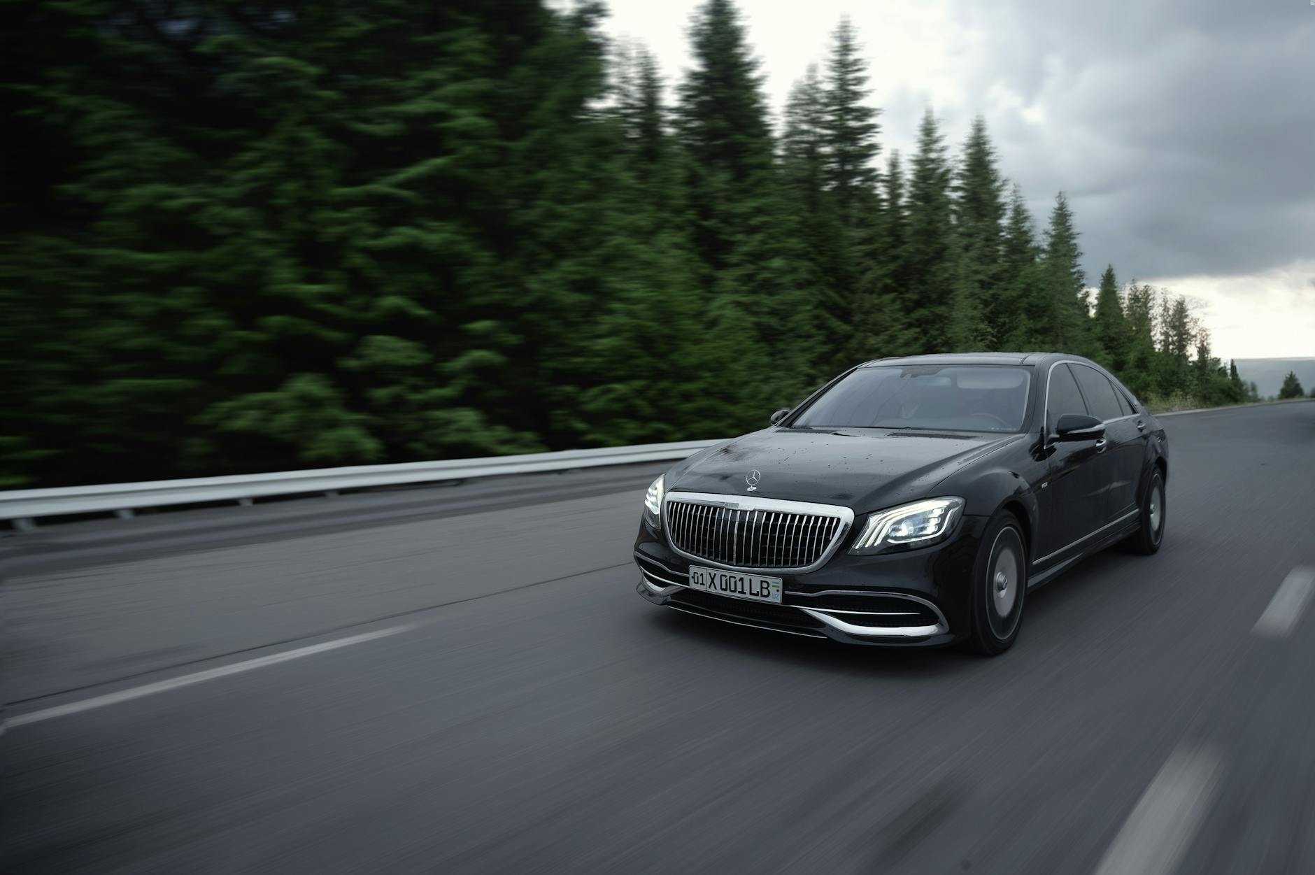 Mercedes-Benz reintroduces EQS sedan to US market with 575-mile range