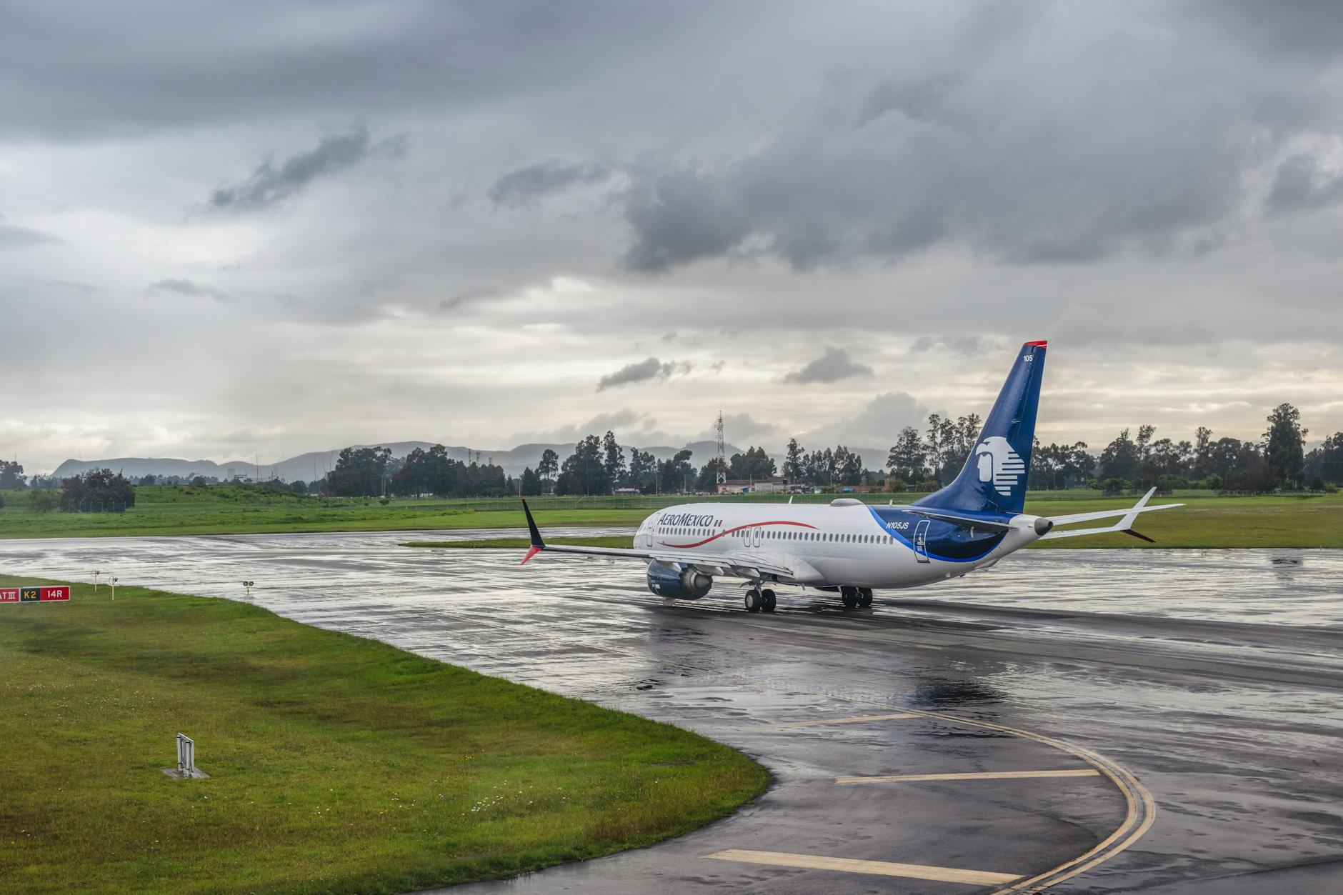 Magnicharters suspends operations amid debt crisis and stranded passengers