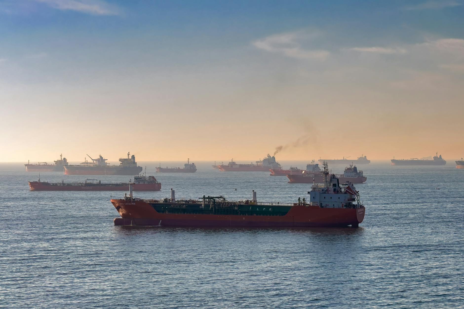 US naval blockade of Strait of Hormuz triggers global oil supply shock