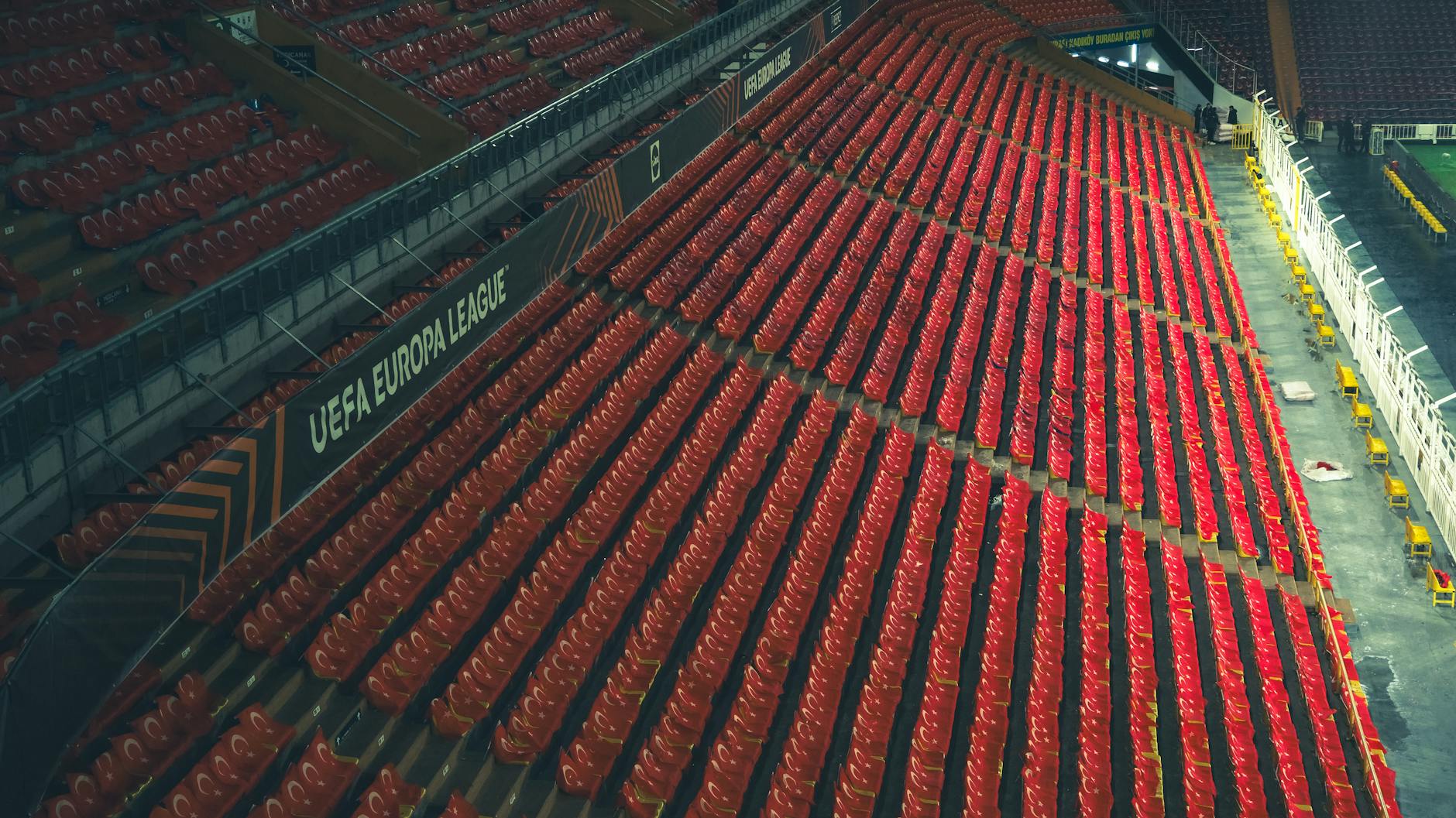 欧足联驳回巴塞罗那针对马德里竞技手球争议的申诉