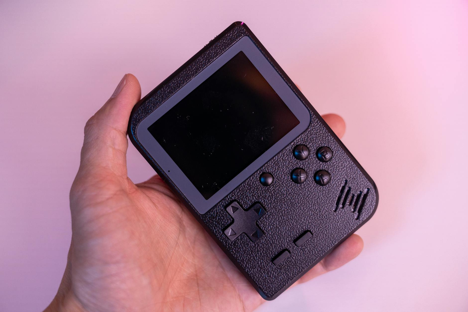 Anbernic presenta la RG Rotate, una consola portátil con pantalla giratoria