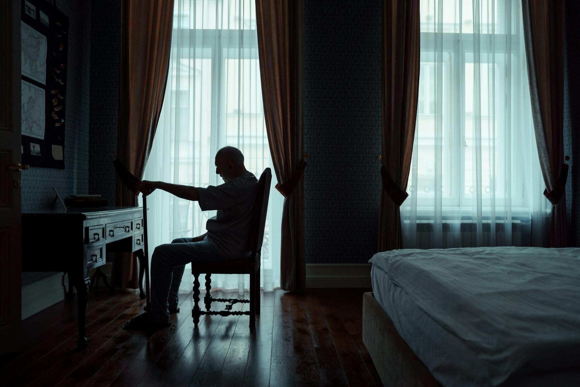 Loneliness linked to lower initial memory in older adults, European study finds