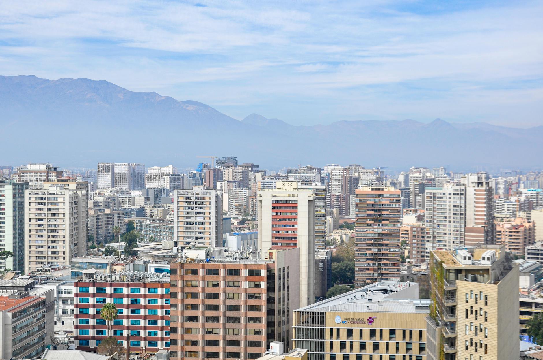 FMI eleva proyección de crecimiento para Chile al 2,4% bajo administración de Kast