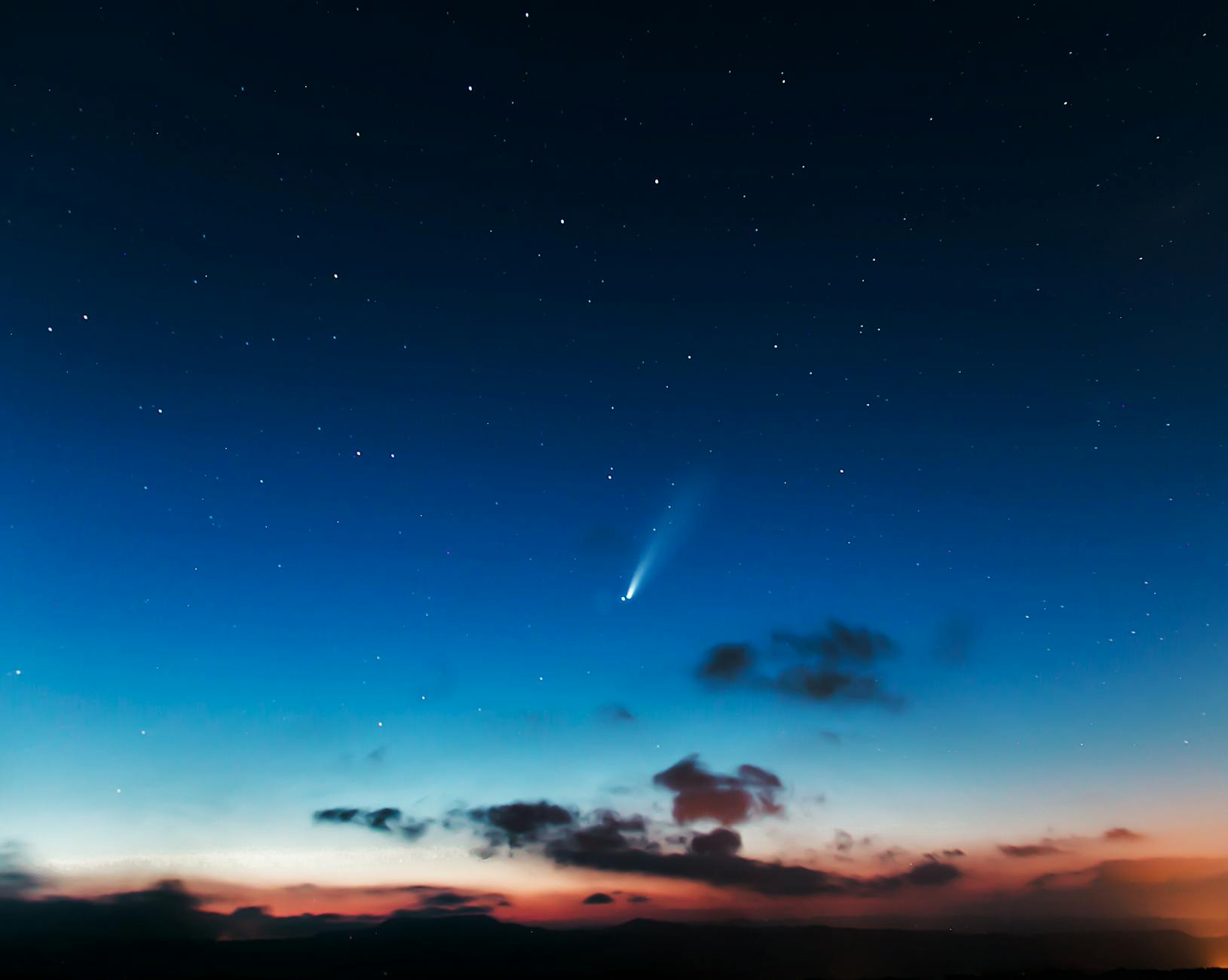 罕见彗星 C/2025 R3 将于本月逼近地球