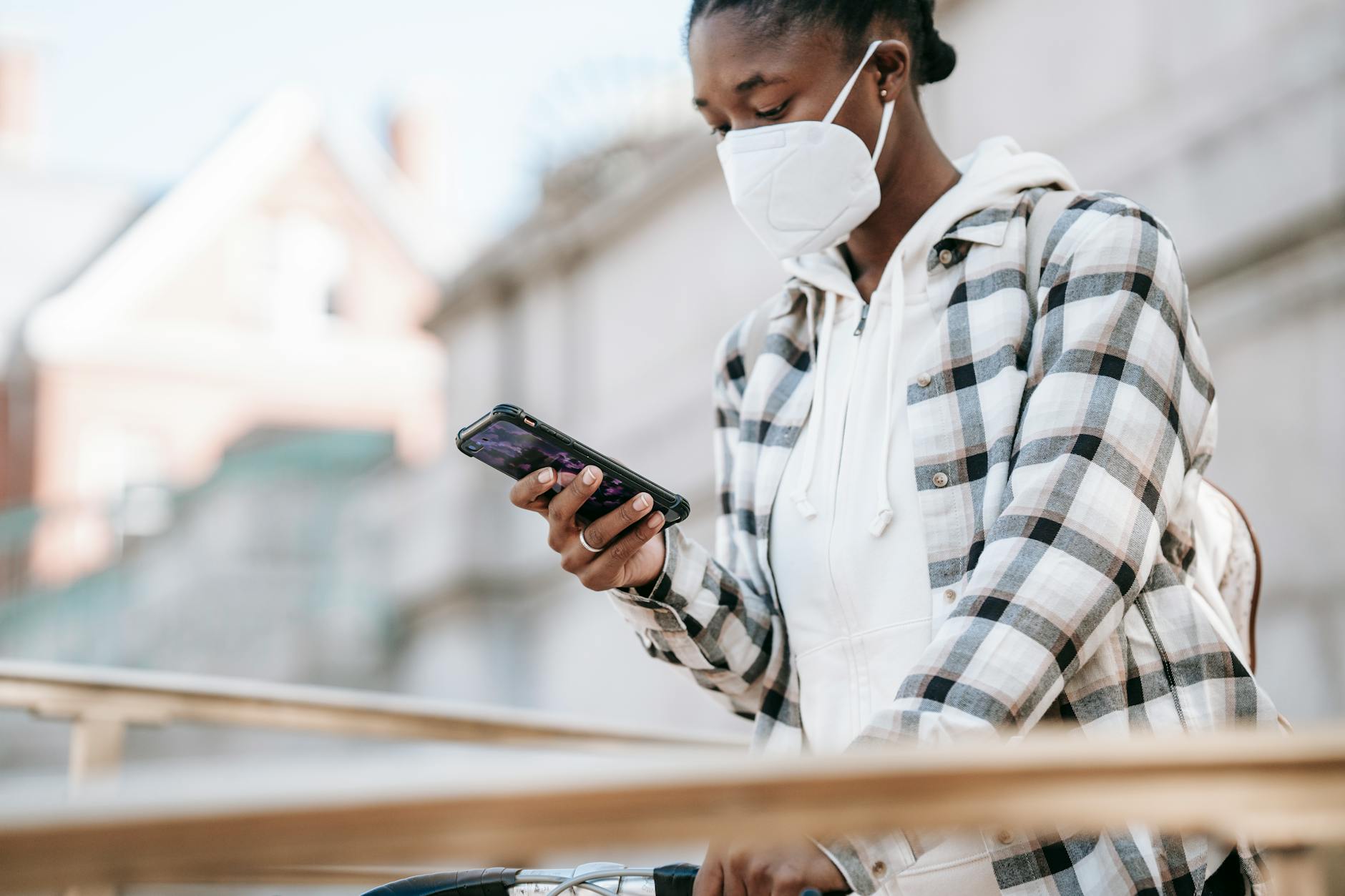 安全专家与科技巨头建议：每周重启一次手机，以防恶意软件及电池损耗