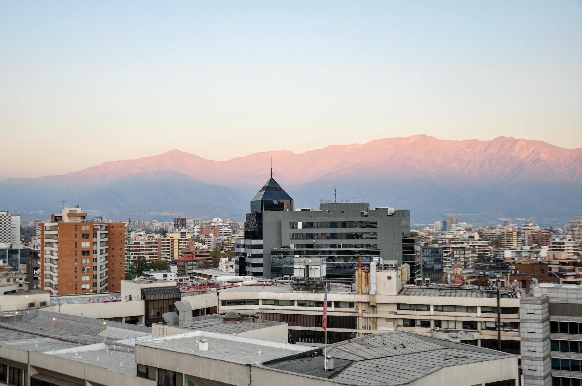 Cluster of over 1,300 earthquakes detected beneath southern Santiago