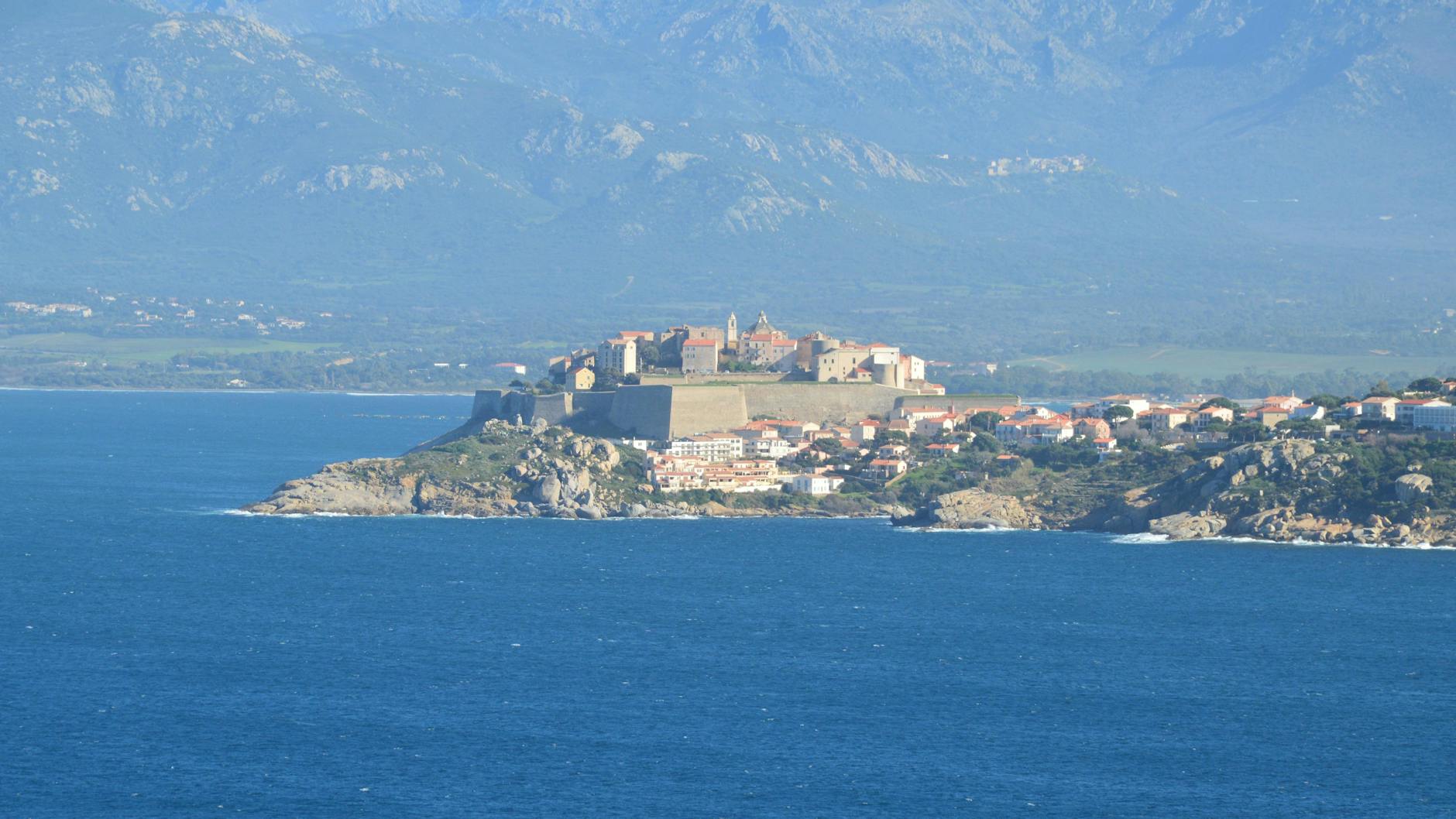 Haití destituye a funcionarios tras estampida mortal en la Citadelle Laferrière