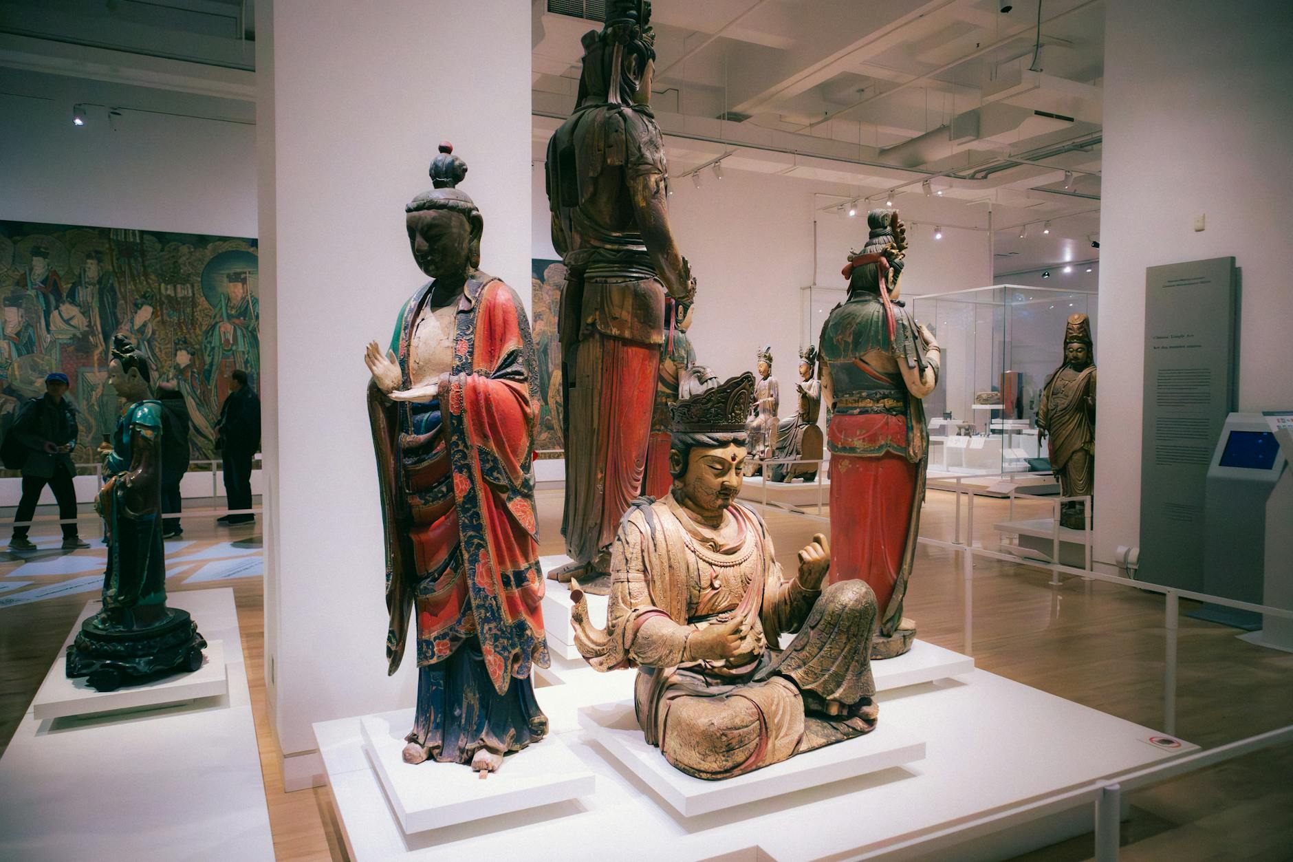 雕塑家华金·伊达尔戈在Museo Taller举办木雕展