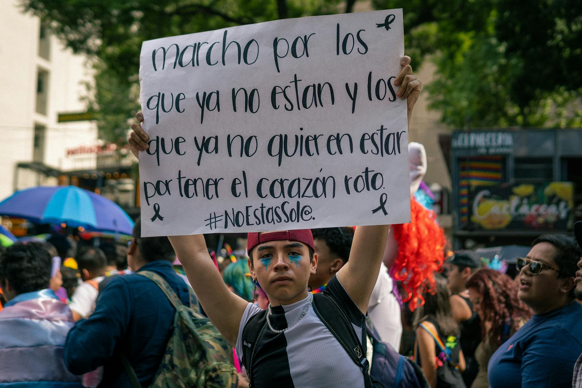 Miles de maestros de la CNTE marchan en la CDMX para exigir diálogo con la Presidenta