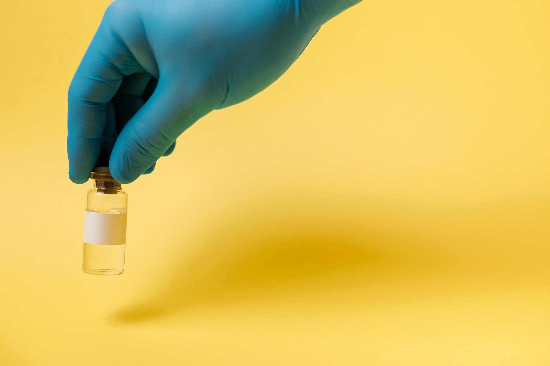 Warning Issued Over Winter Vaccination Lag: Children and Seniors See Low Coverage in Chile