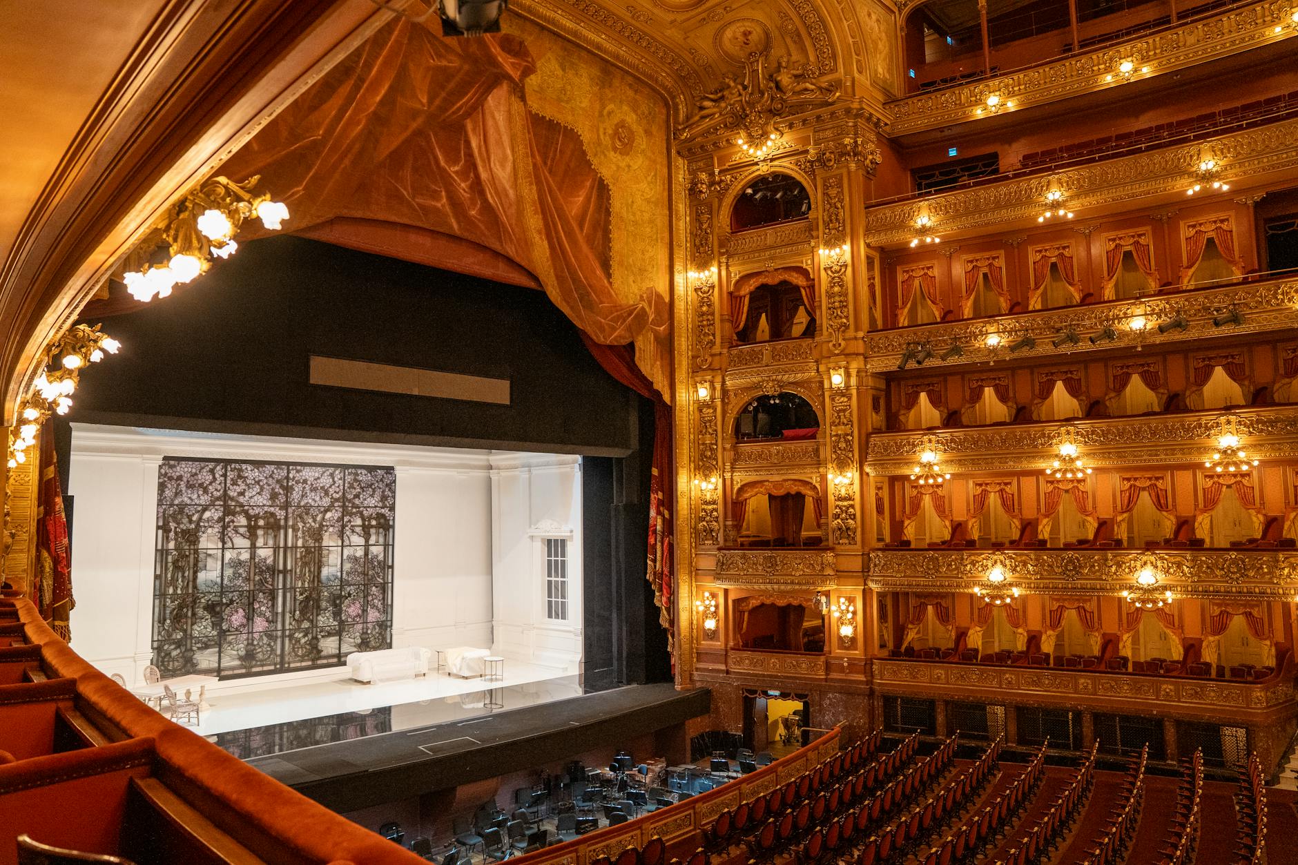 Alejandro Sieveking's Classic 'Parecido a la felicidad' Opens in Providencia