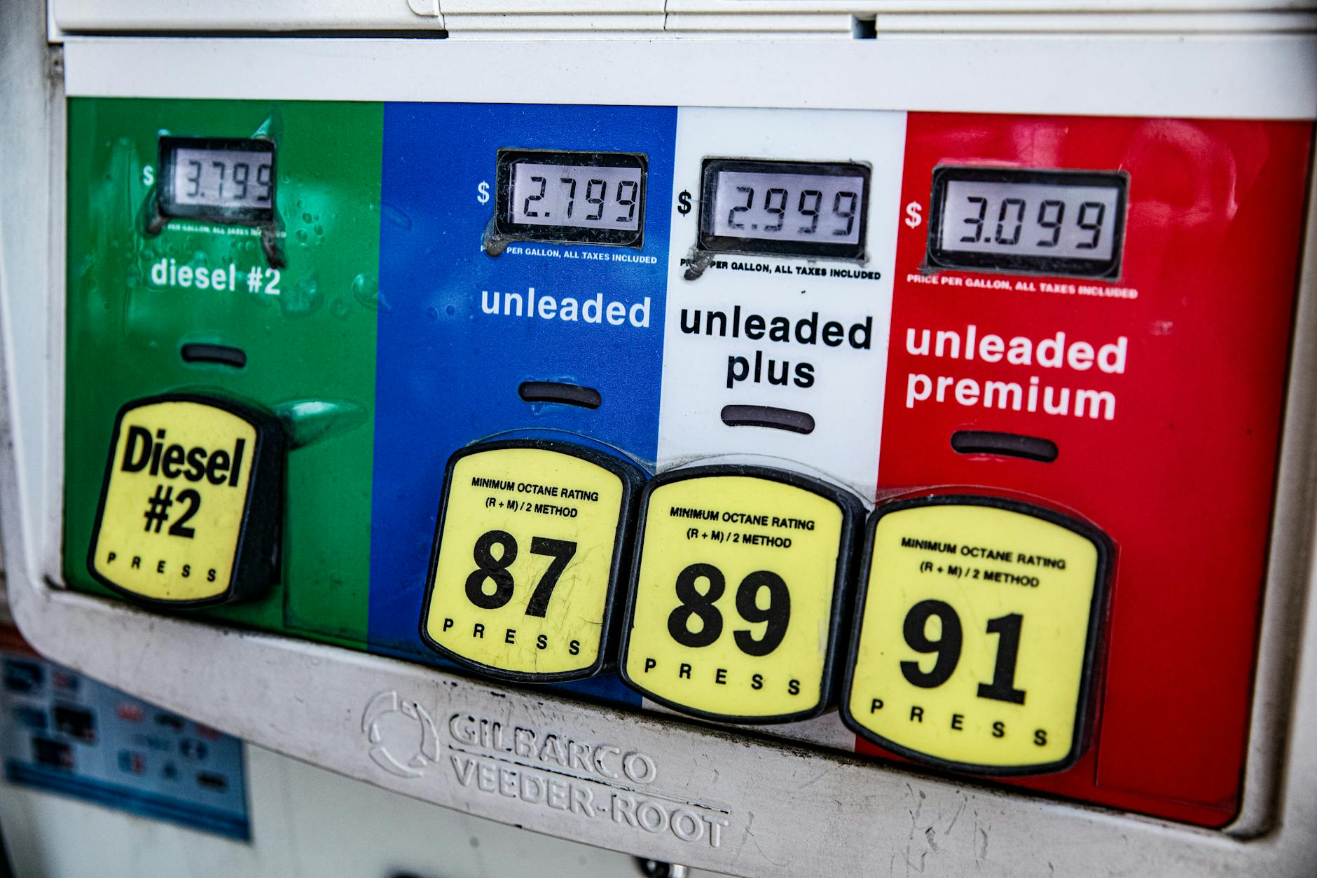 Soaring fuel costs force American workers to rethink commutes