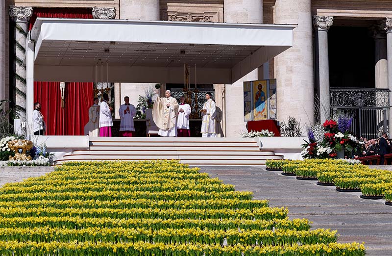 Pope Leo XIV calls for global peace in Easter address