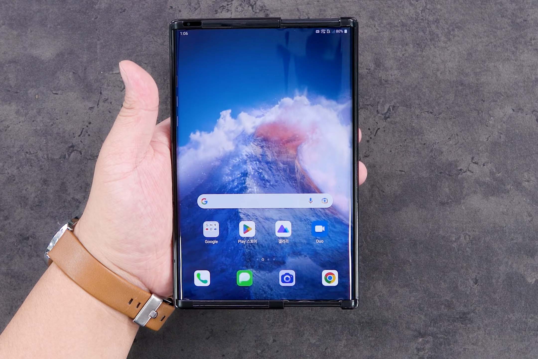 Desmontando el prototipo de LG con pantalla enrollable: por qué esta tecnología nunca llegó al mercado