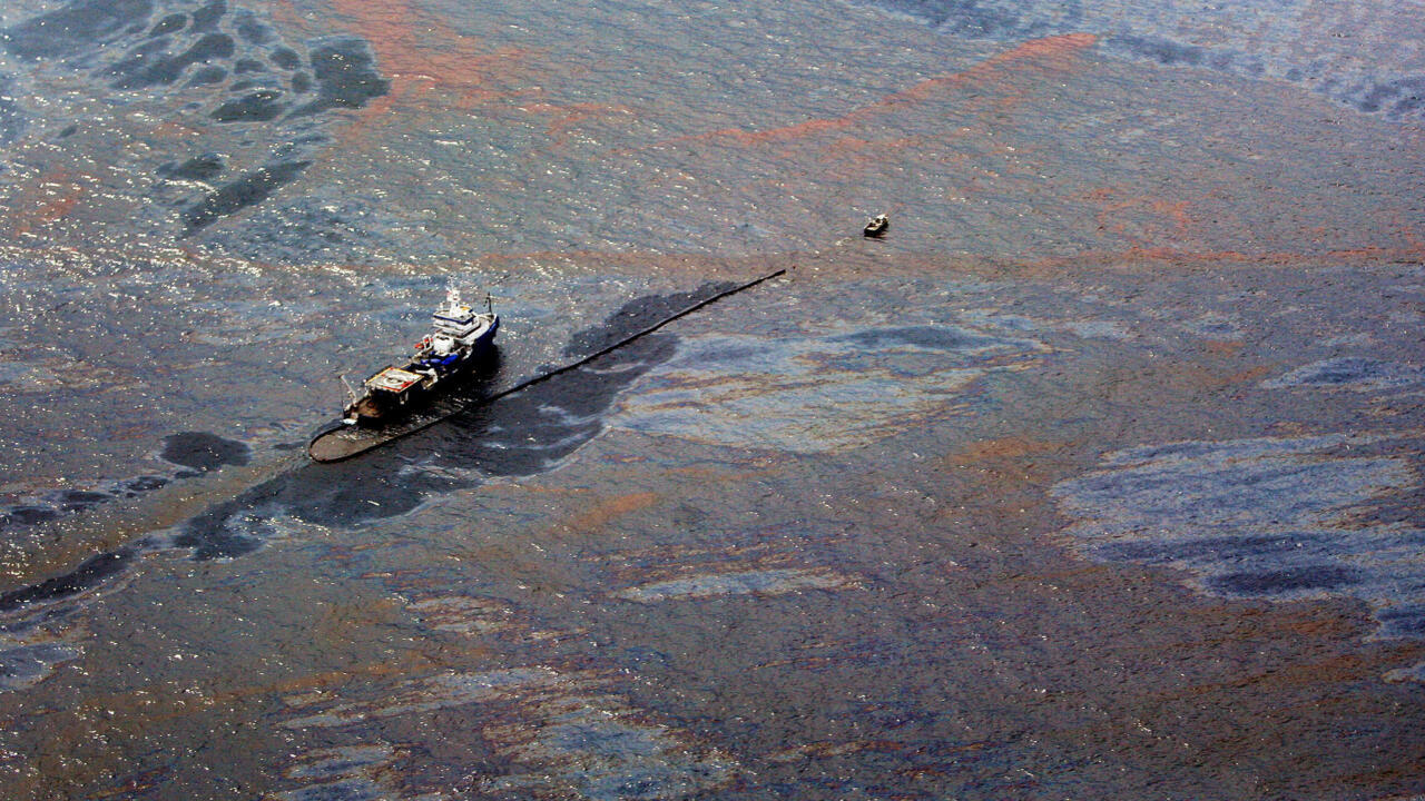 México carece de protocolos estandarizados para responder a derrames de petróleo en el mar