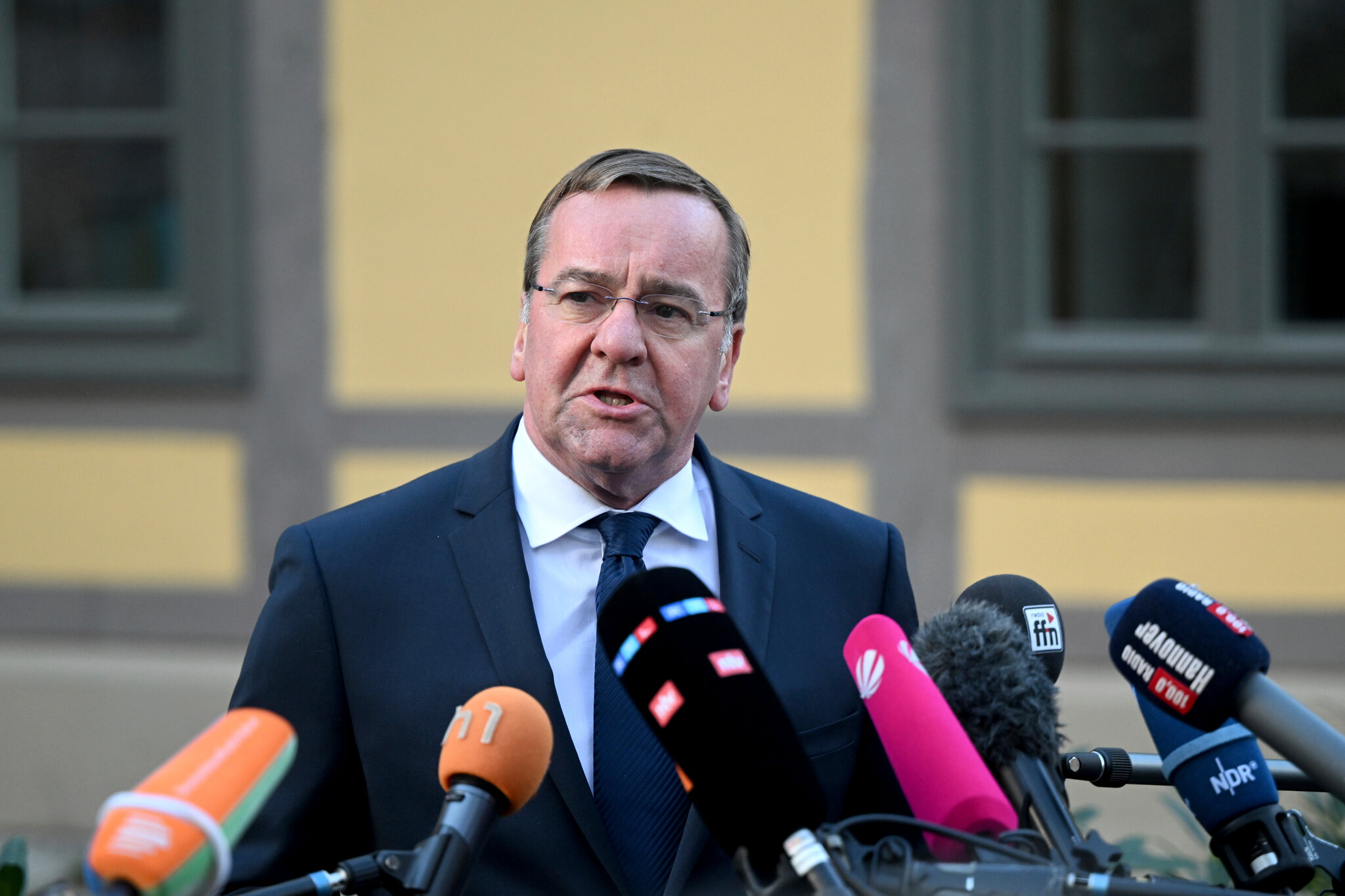 德国取消适龄男性出国需经政府批准的规定