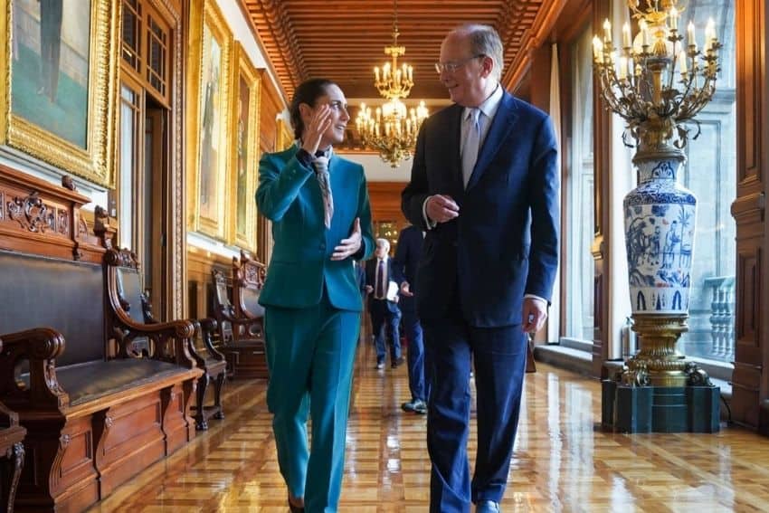 Larry Fink, CEO de BlackRock, se reúne con la presidenta Claudia Sheinbaum