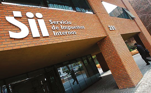 Trabajadores independientes en Chile enfrentan devoluciones de impuestos más bajas ante el alza en las cotizaciones obligatorias