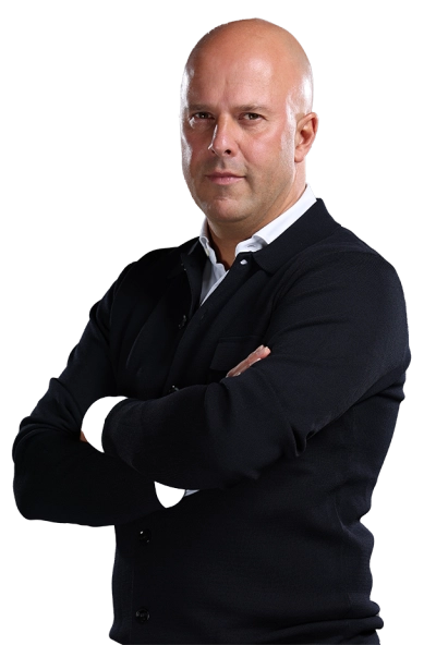 Arne Slot pone la mira en Anfield tras la superioridad del PSG sobre el Liverpool en el debut de Champions