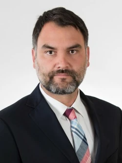 Javier Macaya arremete contra Evelyn Matthei por socavar la administración de Kast