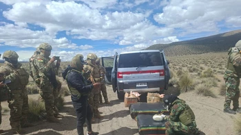 Militares bolivianos incautan 268 kilos de marihuana cerca de la frontera con Chile