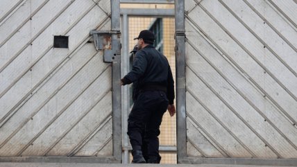 Guard post at Puerto Montt prison fired upon after contraband drop thwarted