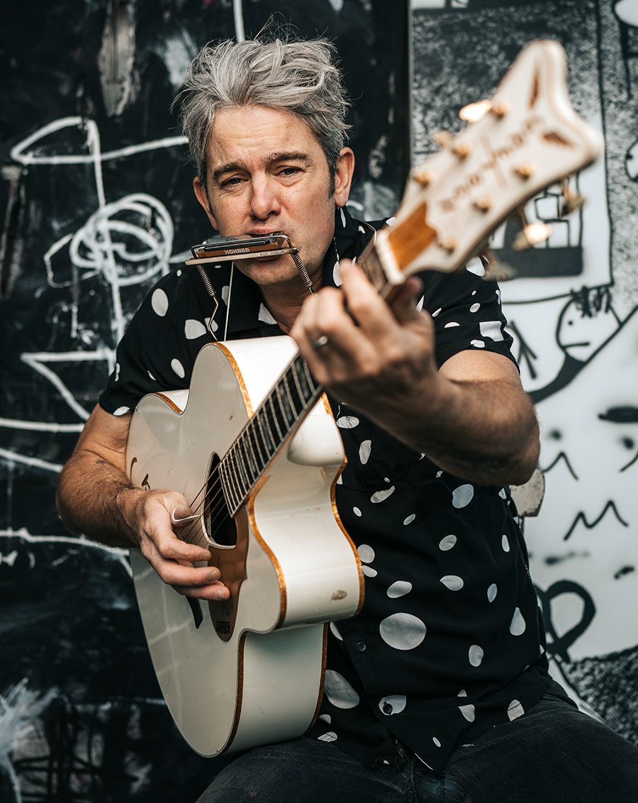 El músico G. Love pierde 420.000 dólares en Bitcoin tras caer en una aplicación falsa de Ledger