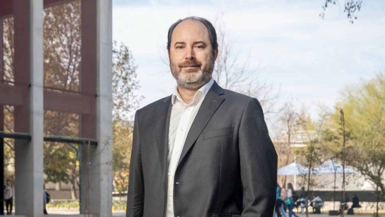 Labor Minister suggests slowing minimum wage hikes to protect employment