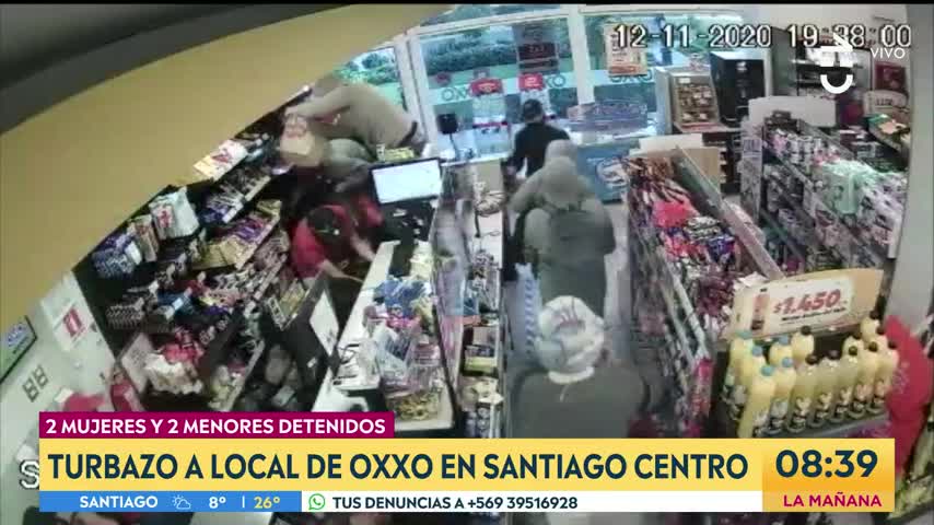 Banda de menores asalta domicilio en Santiago Centro bajo modalidad de turbazo