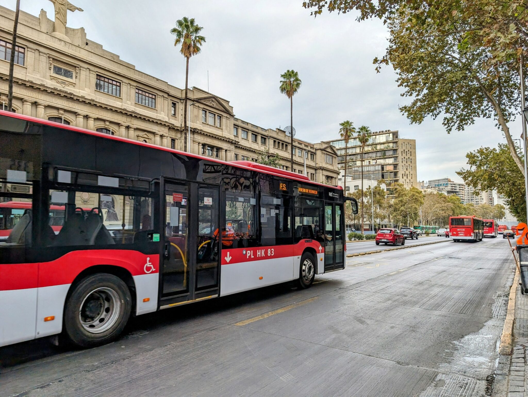 Chilean Government Unveils Plan to Freeze Public Transit Fares Through 2026