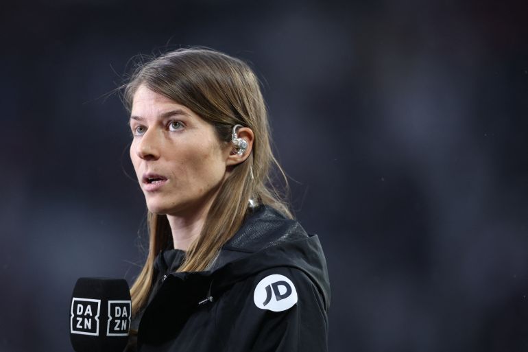 Marie-Louise Eta hace historia como la primera mujer al mando en la Bundesliga