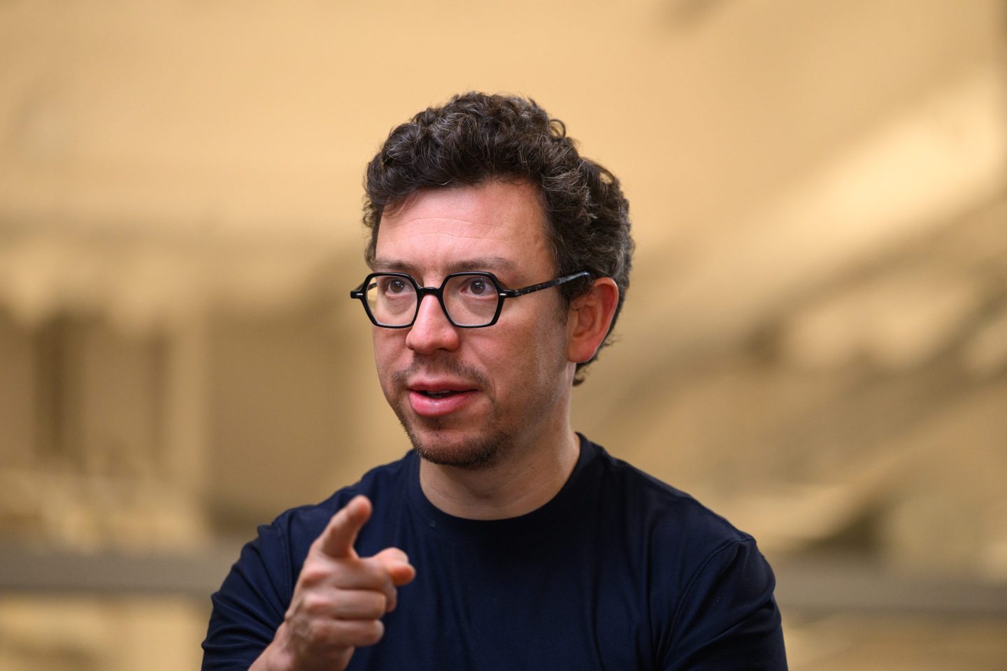 员工抵制，Duolingo 首席执行官决定取消强制使用 AI 政策