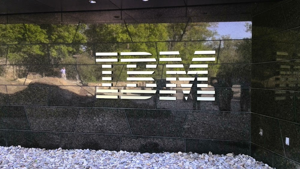 IBM acuerda un pago de 17 millones de dólares tras modificar sus programas de DEI